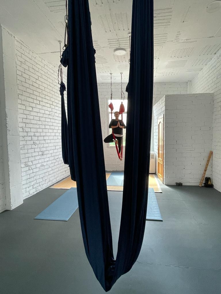 Aerial yoga 3