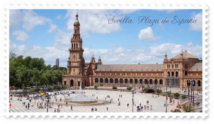 Plaza de Espana in Sevilla with the Historical Military Museum