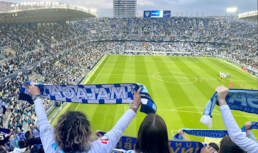 Malaga Marathon in der Halle 2025 mit Stand