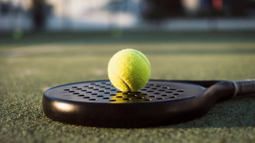 padel feld und ball 840