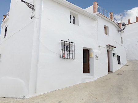 Huis te koop: foto van Spaans herenhuis Calle Tenerias 14 in Sedella aan de Costa del Sol